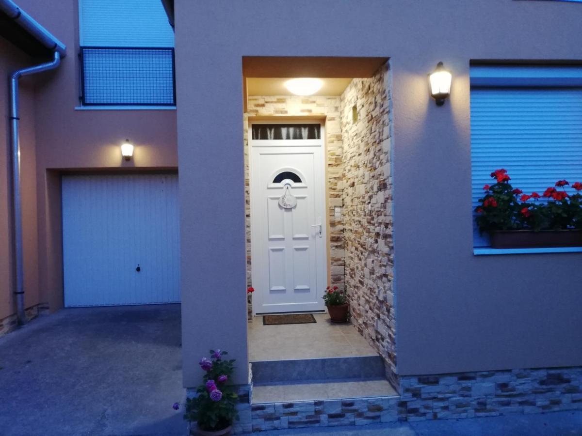 Agica Vendeghaz Villa Andornaktálya Exteriör bild